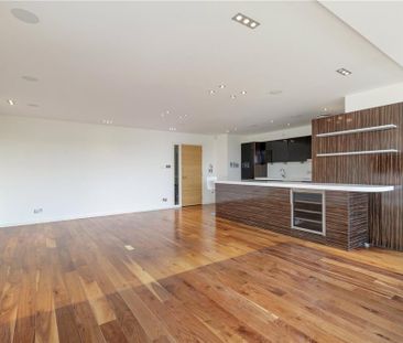 3 bedroom apartment to rent - Photo 2