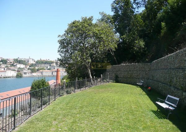 Apartment T2 in Santa Marinha e São Pedro da Afurada, Vila Nova de Gaia