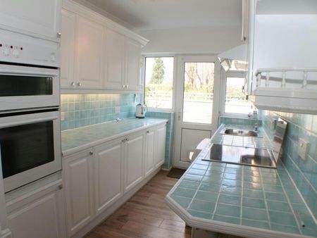 Flat to rent on - Photo 3