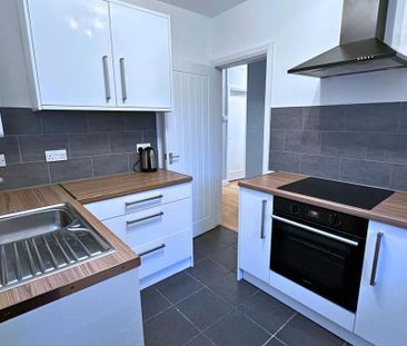 2 bedroom maisonette to rent - Photo 4