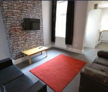 3 bedroom terraced house to rent - Photo 6