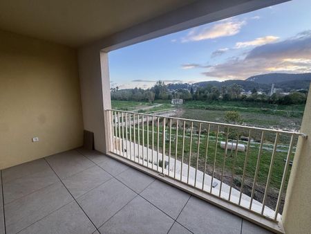 Appartement 2 pièce(s) 1 chambre(s) 41.82 m² - Photo 2