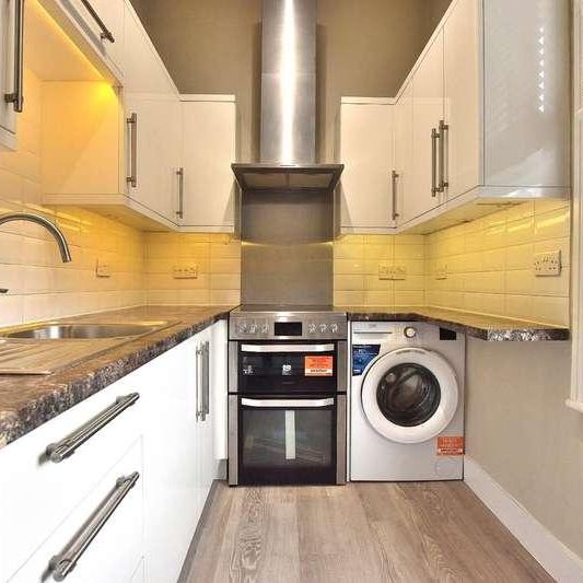 The Causeway, Dunmow, CM6 - Photo 1