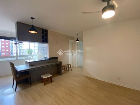 Apartamento com 2 quartos e 55m² para alugar em Fátima, Canoas. - Foto 2