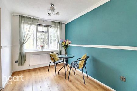 3 bedroom end of terrace house to rent - Photo 5