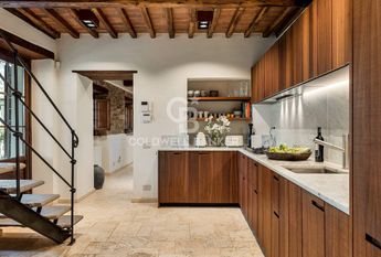 viale apua, Pietrasanta, Tuscany 55045