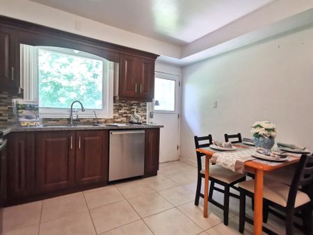 For Lease - 67 Burbank Drive, Toronto, Ontario - Photo 4