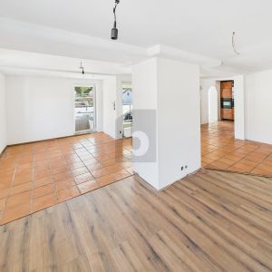 FRESHLY RENOVATED WITH A LARGE BALCONY - Foto 2