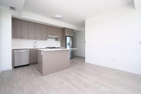 For Lease - 3220 William Coltson Avenue Unit# 813, Oakville, Ontario - Photo 4