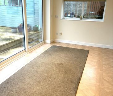 2 bedroom bungalow to rent - Photo 2