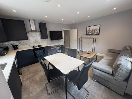 2 bedroom flat to rent - Photo 2