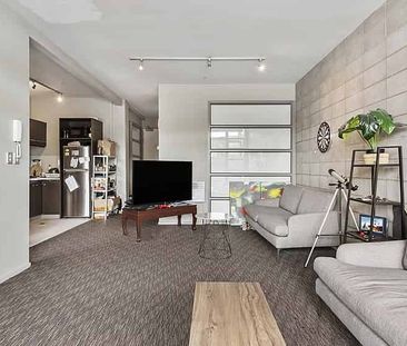 Welcome to apartment 302 in Vespa Apartment. - Photo 2