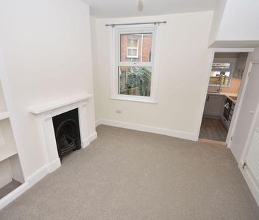 2 bedroom terraced house to rent - Photo 3
