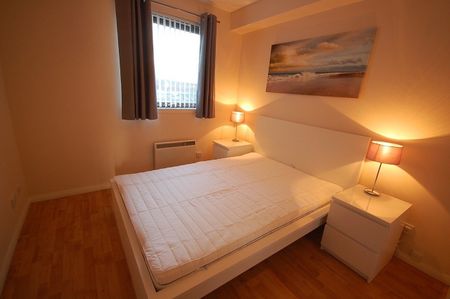 1 Bed Flat, Headland Court, AB10 - Photo 3