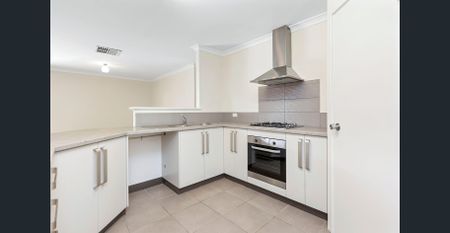 WELL-APPOINTED 4X2 HOME WITH ALFRESCO & BACKYARD IN BALDIVIS - Photo 4