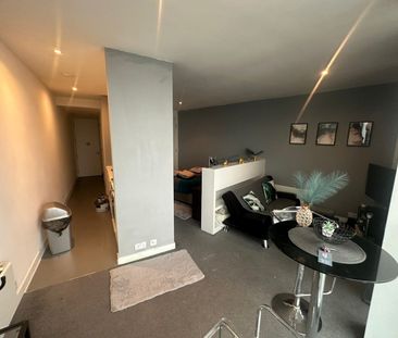 Studio Flat, The Rotunda, B2 - Photo 2