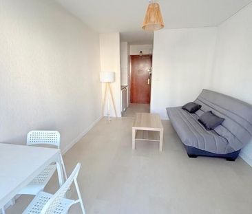 Studio rénové et meublé de 18.90 m² avec kitchenette équipée. - Photo 1