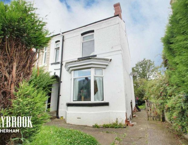 Oakwood Road East Room 1 - Photo 1