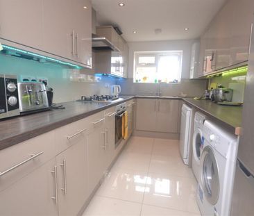 1 bedroom Flat To Let - Photo 3