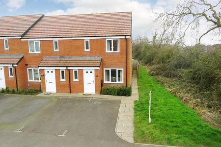 3 bedroom end of terrace house to rent - Photo 2
