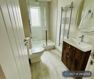 2 bedroom semi-detached house to rent - Photo 3
