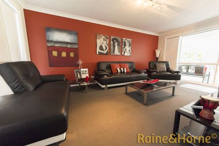 Great size family home - Photo 3