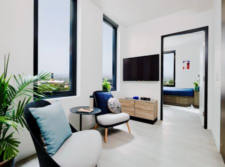 3 Bed Ensuite Apartment - Photo 2