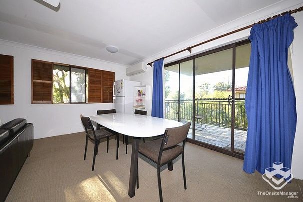 Spacious and furnished home with Air-conditioners and pool - Photo 1