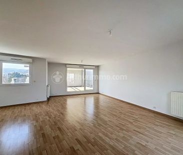 Location Appartement 4 pièces 111 m2 à Clermont-Ferrand - Photo 2