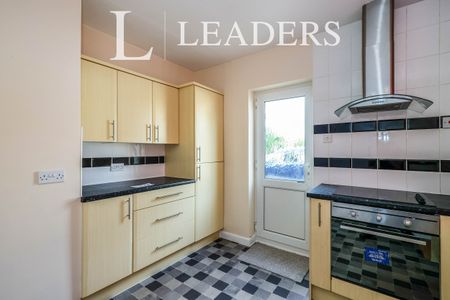 3 bedroom bungalow to rent Eastoke Avenue, Hayling Island, PO11 - Photo 4