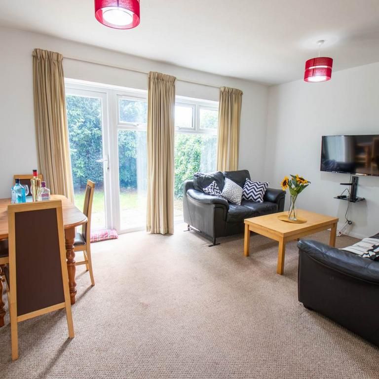 4 bedroom house to rent - Photo 1