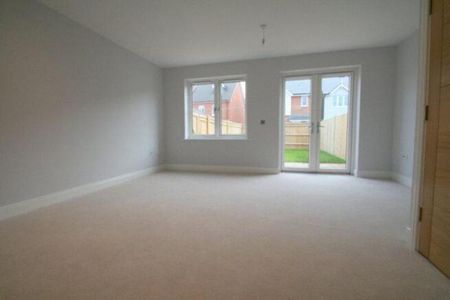 3 bedroom semi-detached house to rent - Photo 3