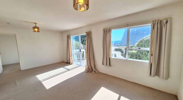 Comfortable home with nice outlook - Photo 1