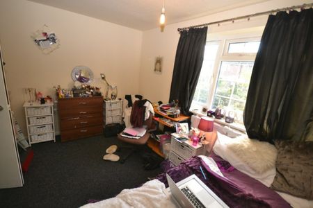 3 bed Semi-Detached House for Rent - Photo 4