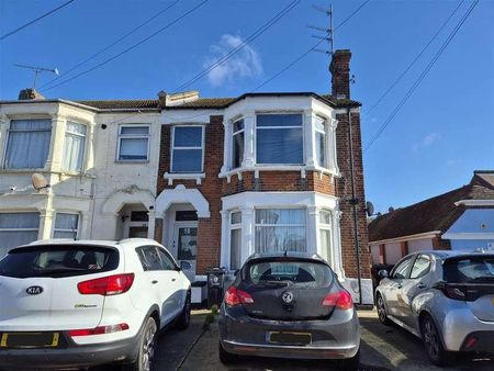 Thoroughgood Road, Clacton-on-sea, CO15 - Photo 4