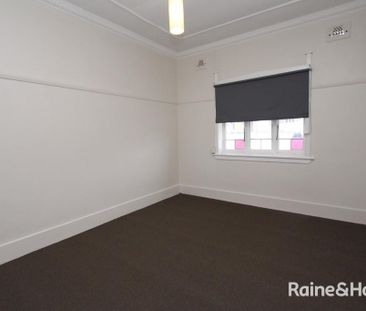 Older Home 3 bedroom - Available 26/2/26!!! - Photo 2