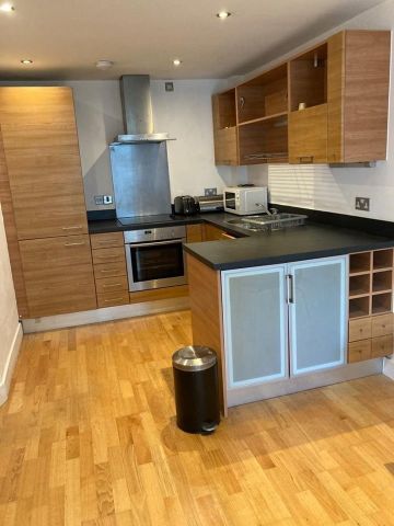 Studio Flat, Clarence Dock, LS10 - Photo 3