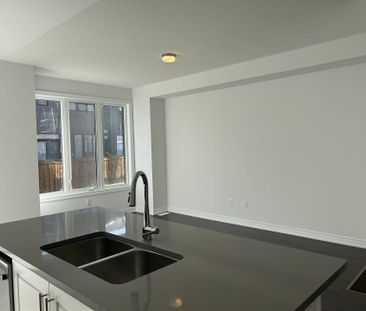 For Lease - 19 Milady Crescent, Barrie, Ontario - Photo 6