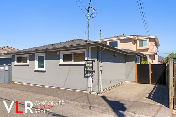 House in Vancouver East Side, BC - Photo 1