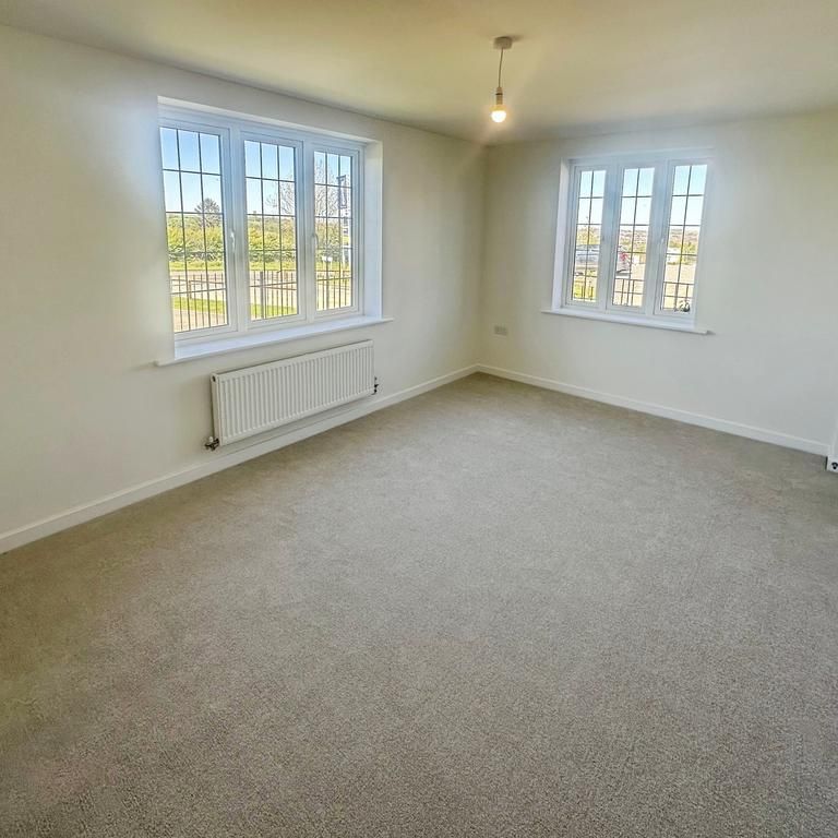 3 bedroom semi-detached house to rent - Photo 1