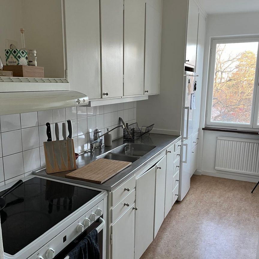 Ekensbergsvägen, Solna - Foto 1