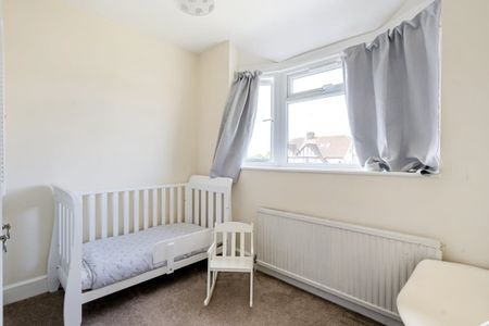 4 bedroom semi-detached house to rent - Photo 5