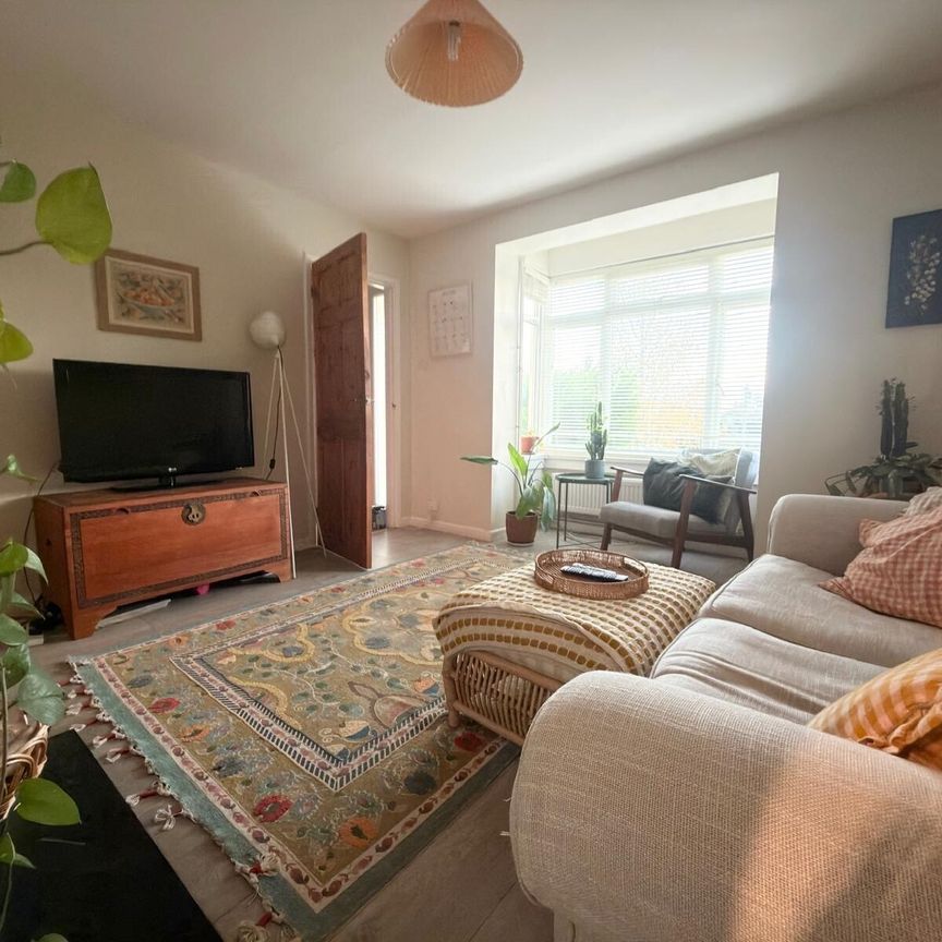 Elmhurst Estate, Bath, Batheaston - Photo 1