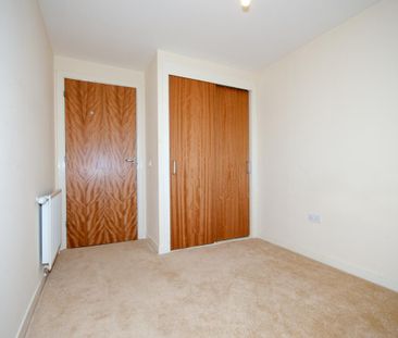 Two Bed, First Floor Apartment with Allocated Parking Space in the ... - Photo 4