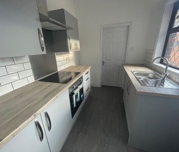 2 bedroom terraced house to rent - Photo 3