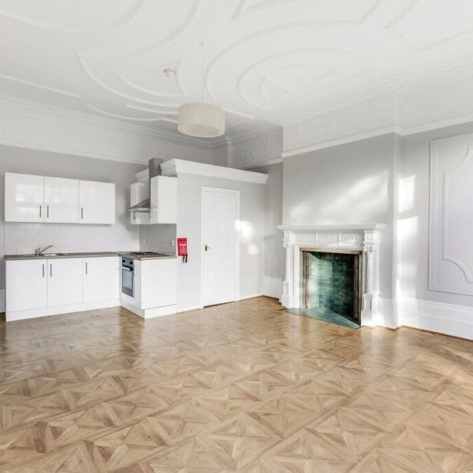 Studio House To Let - Photo 1