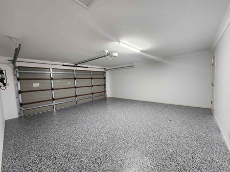 CABOOLTURE - FAMILY & MODERN - Photo 2