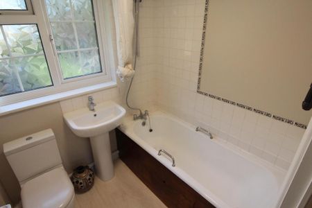 3 bedroom terraced house to rent - Photo 4