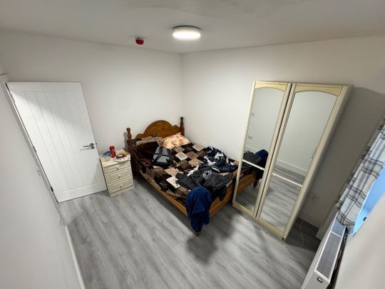 6 Bed End Terrace, Prince Regent Lane, E13 - Photo 1