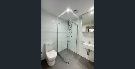 Modern 3 Bedroom + 2 Bathroom apartment for lease now - Photo 2